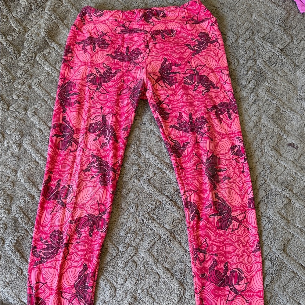 LuLaRoe Vibrant Pink Patterned Leggings